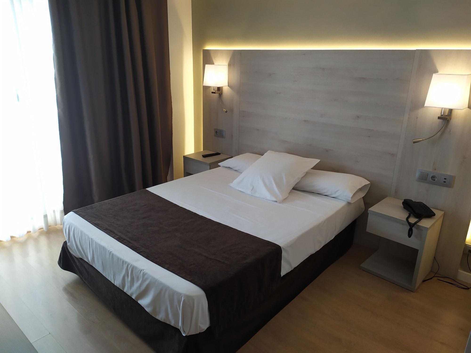 Hotel Helios Lloret Lloret de Mar Esterno foto