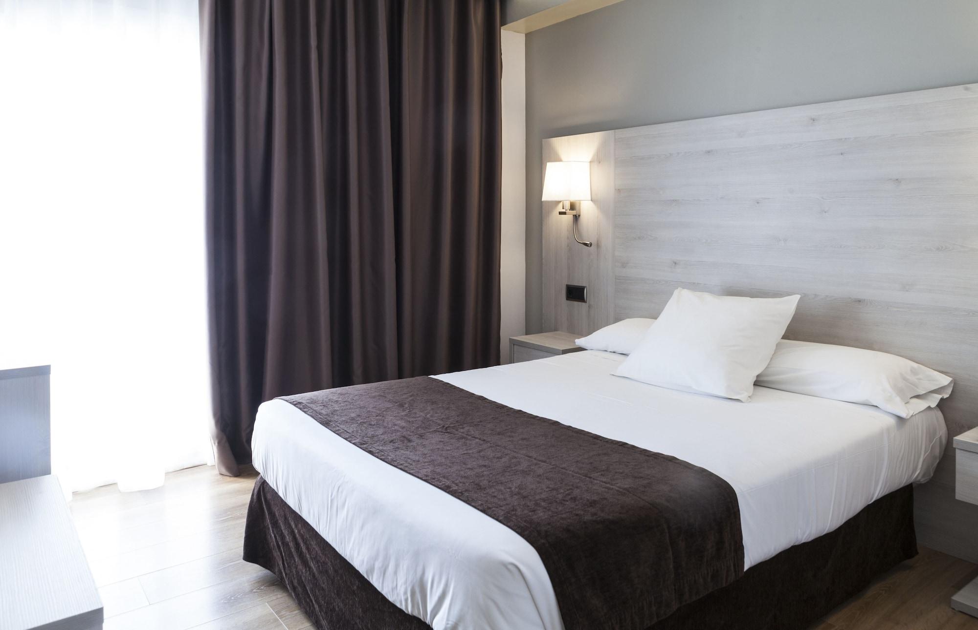 Hotel Helios Lloret Lloret de Mar Esterno foto
