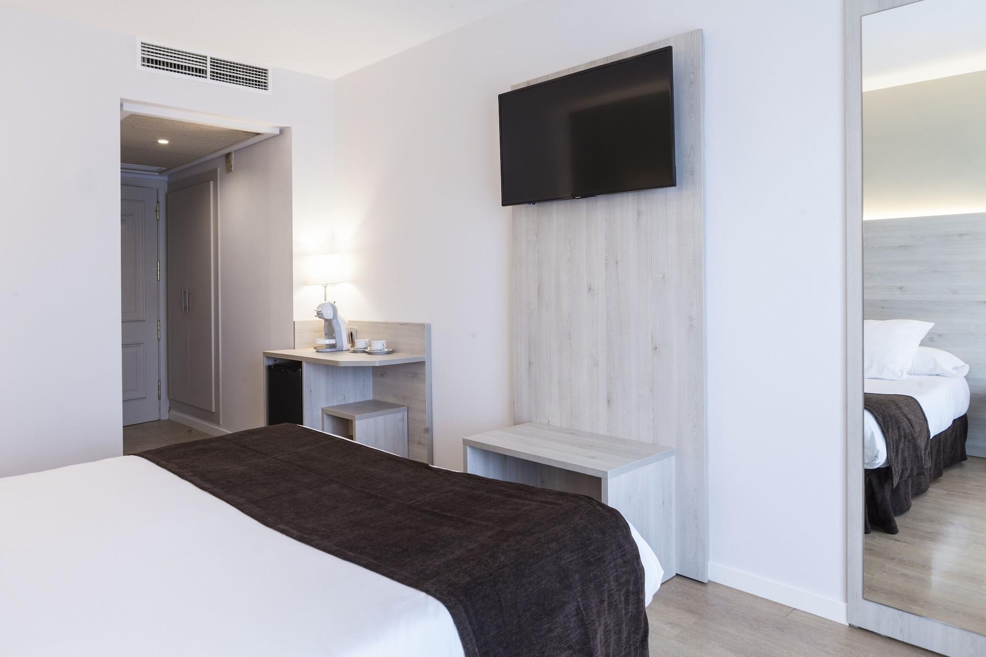 Hotel Helios Lloret Lloret de Mar Esterno foto