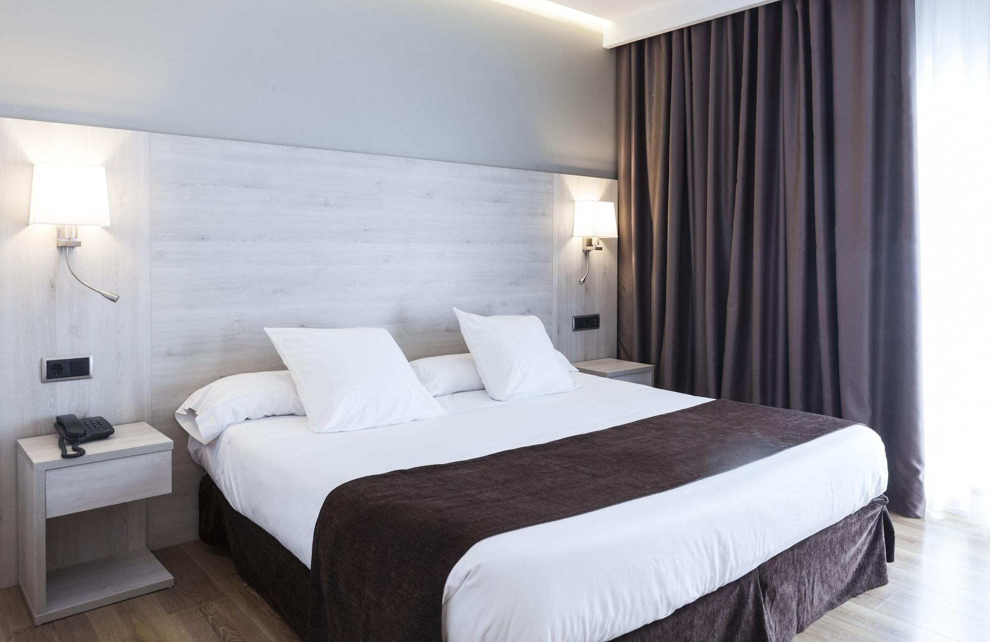 Hotel Helios Lloret Lloret de Mar Esterno foto
