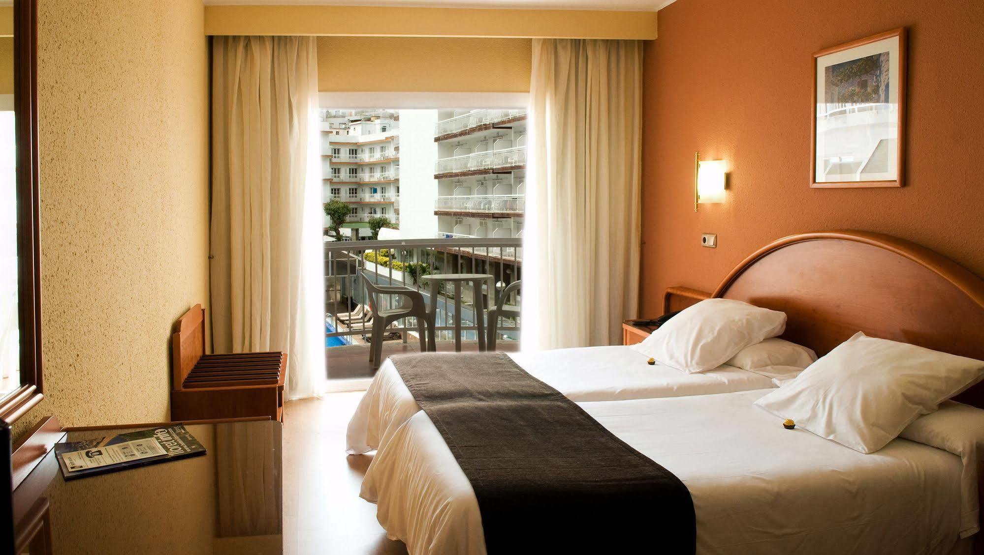 Hotel Helios Lloret Lloret de Mar Esterno foto